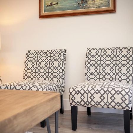 Luxurious Modern 2Br Condo Sleeps 5 Coffee, Ac, Wifi Halifax Esterno foto